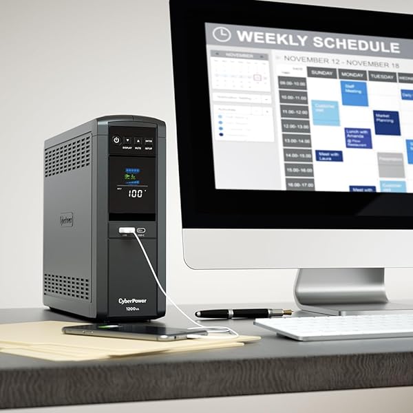 ComastoricのCyberPower (サイバーパワー) CP1200PFCLCDJP 無停電電源装置 UPS ラインインタラクティブ給電/正弦波｜アングル2