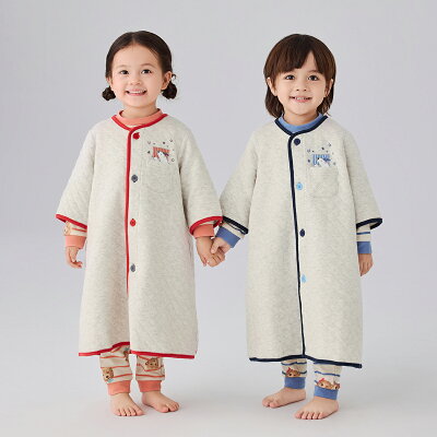 【20%OFF】《コンビミニ》あったかキルトガウン兼用スリーパー(ねんねくま) : 男の子 女の子 80cm 90cm 100cm 110cm 120cm 130cm | スリーパー キッズ 着る毛布 子供 赤ちゃん 冬 ベビー服 ガウン 防寒 あったか 袖付き 綿毛布 綿 袖 あり【パジャマ】【プレゼント】 - Image 3