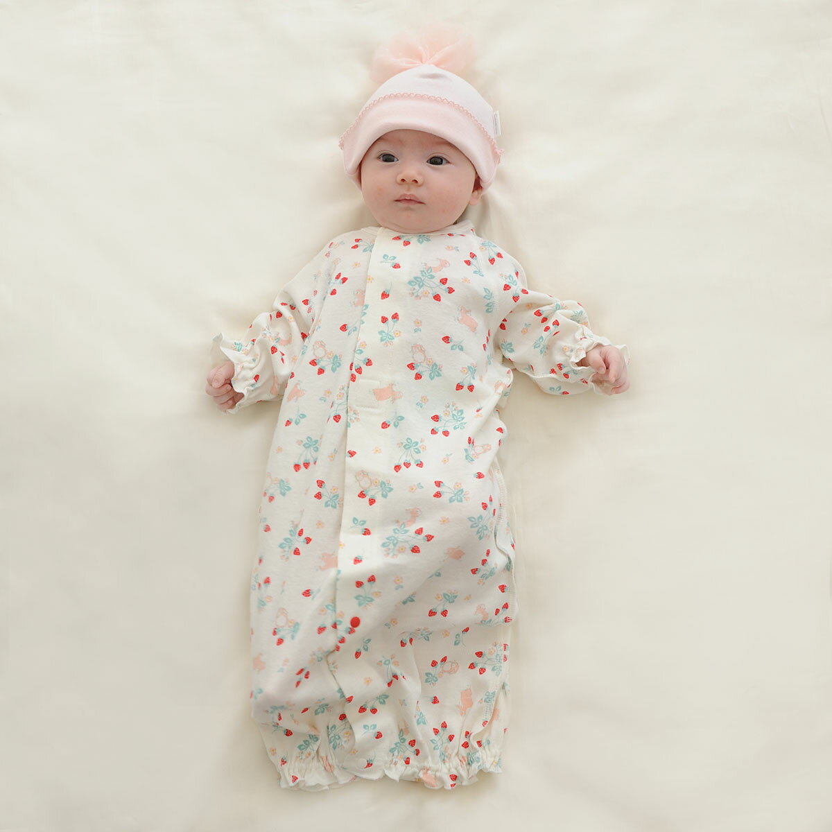 【10％OFF】《コンビミニ》ワンタッチツーウェイオール（いちご） : 女の子 50cm 60cm 70cm | 赤ちゃん 服 ベビー服 ウェア 出産準備 出産祝い 新生児服 新生児 ツーウェイオール 退院 ロンパース 長袖 カバーオール ブランド ラップドレス ドレスオール おしゃれのサムネイル