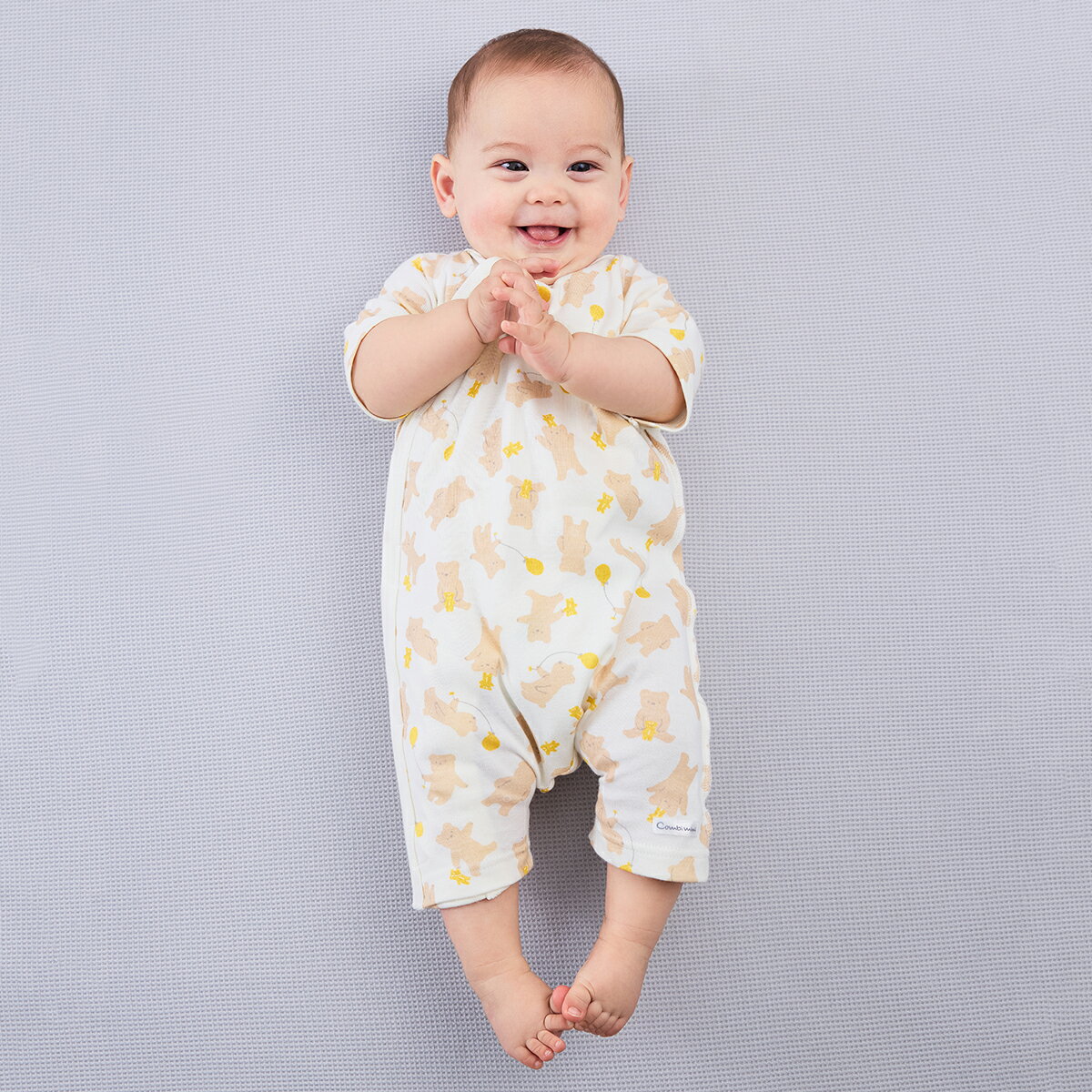 【20%OFF】《コンビミニ》おうちラップクラッチ夏丈（いちご・ゆるくま） : 女の子 男の子 50cm 60cm 70cm | 赤ちゃん 半袖 ロンパース 新生児服 ベビー服 夏 カバーオール 出産祝い かわいい 綿100 出産準備【プレゼント】【新生児】 2