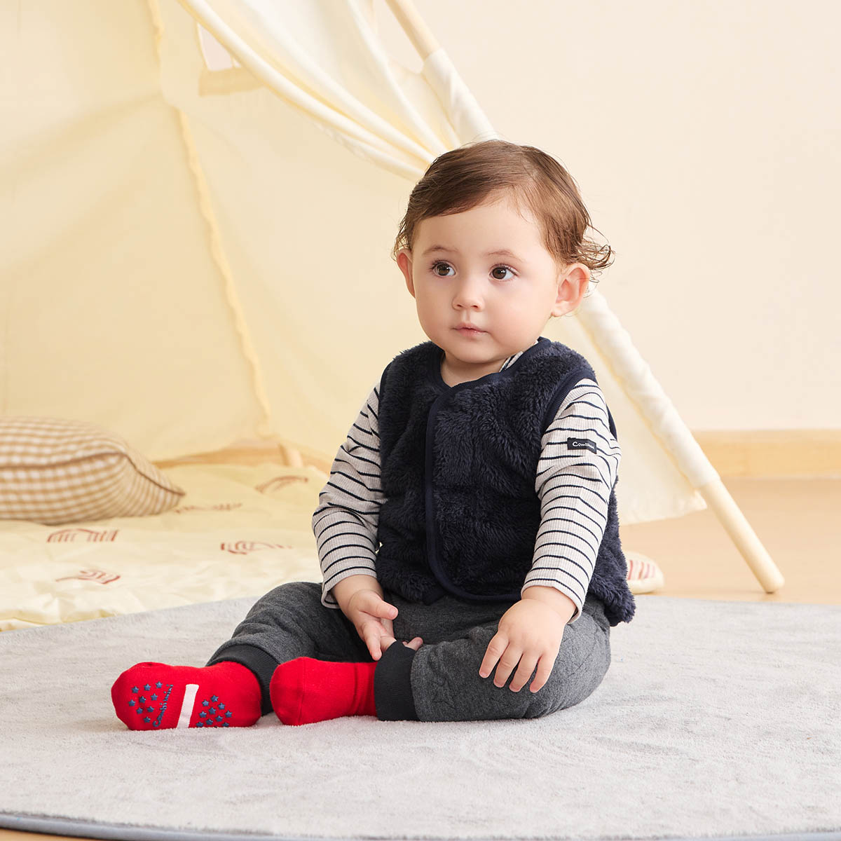 【15%OFF】《コンビミニ》あったかボアベスト : 男の子 女の子 60cm 70cm 80cm 90cm | 赤ちゃん 服 ベビー服 ウェア 子供服 子ども服 こども服 冬服 ベスト 冬 ボアベスト ボア 防寒 可愛い 秋冬 かわいい 用品 あったか【プレゼント】【新生児】【アウター】 3