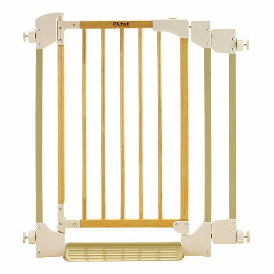 木のオートロックゲート