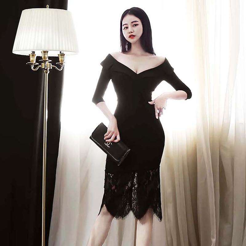 タイトワンピース ワンピース ミモレ ミモレ丈 5分袖 オフショルダー オフショル スリム タイト 細身 レース フリル 透け感 かわいい 大人可愛い きれいめ シンプル 大人 上品 おしゃれ 大人女子 こなれ感 クール モード系 セクシー エレガント モダン 主役級 存在感 無地 春