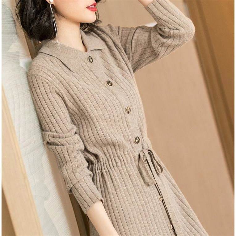 きれいめ ニットワンピース ワンピース 膝丈 ひざ丈 袖あり 長袖 Vネック 襟付き セミフレア スリム リボン ウエストリボン ハイウエスト リブ 前開き リブニット 編み込み 伸縮性 ニット かわいい 大人可愛い シンプル 大人 上品 おしゃれ 大人女子 こなれ感 ラブリー