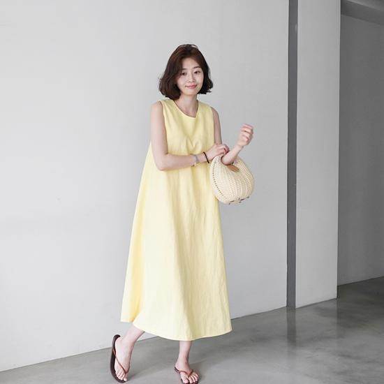 ワンピース フレアワンピース ロング丈 ノースリーブ 襟付き セミフレア ストレート フリル ウエストリボン かわいい 大人可愛い きれいめ シンプル カジュアル 大人 上品 おしゃれ お洒落 大人可愛い 大人女子 こなれ感 ガーリー エレガント 主役級 存在感 フォーマル 無地