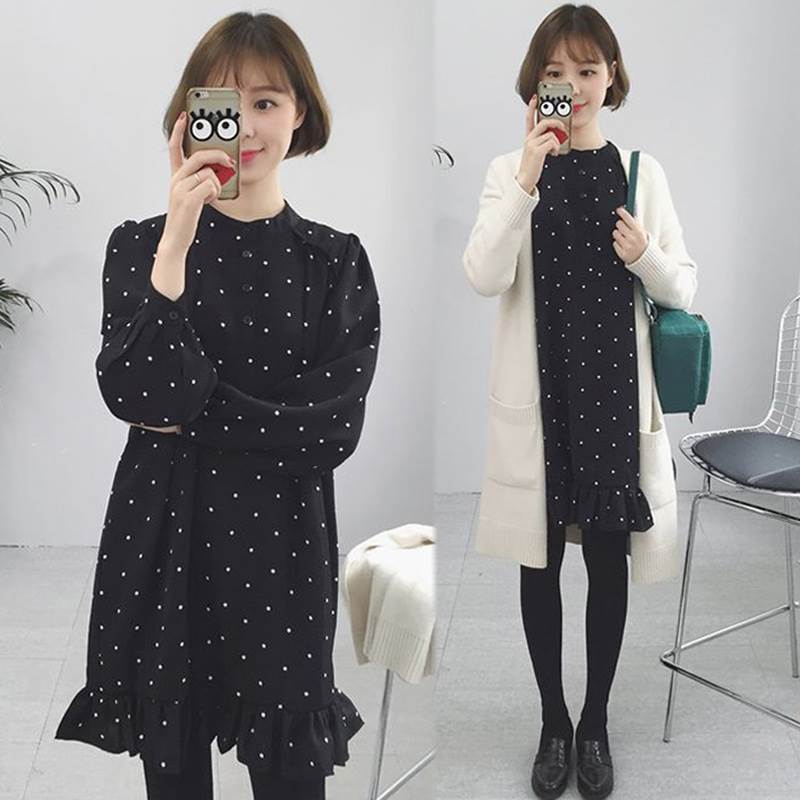 ドット柄 裾フレア ワンピース プルオーバー ミニ ミニ丈 膝上 長袖 パフスリーブ スタンドカラー バンドカラー Aライン 切り替えデザイン かわいい 大人可愛い きれいめ シンプル カジュアル 大人 上品 おしゃれ 大人女子 こなれ感 ラブリー キュート ガーリー モード系