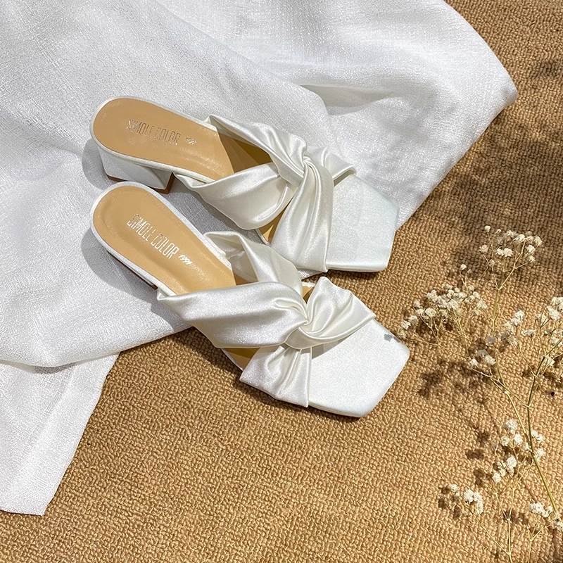 ミュール レディースサンダル 靴 4.5cmヒール 太いヒール リボン スクエアトゥ オープントゥ プリーツ かわいい 大人可愛い きれいめ シンプル カジュアル 大人 上品 おしゃれ お洒落 こなれ感 ラブリー キュート ガーリー モード系 セクシー エレガント 無地 春 夏 10代