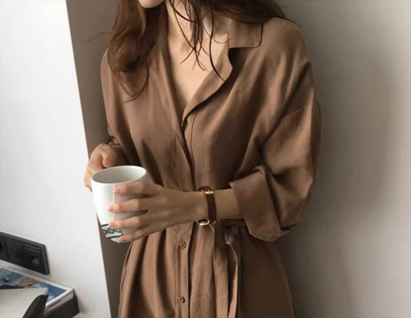 アウター ワンピース ジャンパースカート 膝下 ミモレ ミモレ丈 ロング ロング丈 袖あり 長袖 Vネック 襟付き きれいめ シンプル 大人 上品 おしゃれ お洒落 かっこいい 大人可愛い 大人女子 無地 秋 20代 30代 40代 レディース 女性用 ビジネス OL 通勤 デート お出かけ