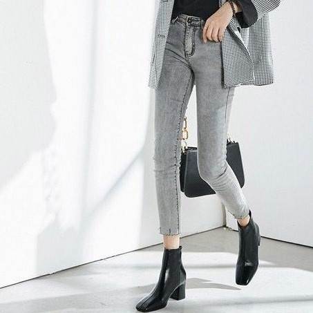 ヒール ブーツ レディースシューズ レディースブーツ ショートブーツ ファスナー チャンキーヒール 厚底 かわいい 大人可愛い きれいめ シンプル カジュアル 大人 上品 おしゃれ かっこいい きちんと感 ラブリー キュート クール モード系 モダン こなれ感 無地 秋 冬 10代