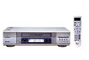 【中古】日立(HITACHI) D-VHSビデオカセットレコーダー でじたるテープナビ DT-DR1 シルバー VHS/S-VHS対応【メーカー名】Hitachi【メーカー型番】【ブランド名】日立(HITACHI)商品画像はイメージです。中古という特性上、使用に影響ない程度の使用感・経年劣化（傷、汚れなど）がある場合がございます。また、中古品の特性上、ギフトには適しておりません。商品名に『初回』、『限定』、『〇〇付き』等の記載がございましても、特典・付属品・保証等は原則付属しておりません。当店では初期不良に限り、商品到着から7日間はを受付けております。(注文後の購入者様都合によるキャンセル・はお受けしていません。)他モールでも併売している商品の為、完売の際は在庫確保できない場合がございます。ご注文からお届けまで1、ご注文⇒ご注文は24時間受け付けております。2、注文確認⇒ご注文後、当店から注文確認メールを送信します。3、在庫確認⇒新品在庫：3-5日程度でお届け。　　※中古品は受注後に、再メンテナンス、梱包しますので　お届けまで3日-10日営業日程度とお考え下さい。　米海外から発送の場合は3週間程度かかる場合がございます。　※離島、北海道、九州、沖縄は遅れる場合がございます。予めご了承下さい。※配送業者、発送方法は選択できません。お電話でのお問合せは少人数で運営の為受け付けておりませんので、メールにてお問合せお願い致します。お客様都合によるご注文後のキャンセル・はお受けしておりませんのでご了承下さい。ご来店ありがとうございます。昭和・平成のCD、DVD、家電、音響機器など希少な商品も多数そろえています。レコード、楽器の取り扱いはございません。掲載していない商品もお探しいたします。映像商品にはタイトル最後に[DVD]、[Blu-ray]と表記しています。表記ないものはCDとなります。お気軽にメールにてお問い合わせください。