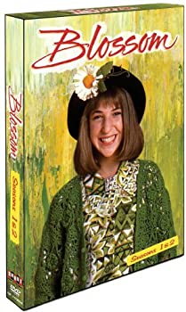 【中古】Blossom: Season 1 & 2/ [DVD] [Import]【メーカー名】Shout Factory Theatr【メーカー型番】unknown【ブランド名】Shout Factory商品画像はイメージです。中古という特性上、使用に影響ない程度の使用感・経年劣化（傷、汚れなど）がある場合がございます。また、中古品の特性上、ギフトには適しておりません。商品名に『初回』、『限定』、『〇〇付き』等の記載がございましても、特典・付属品・保証等は原則付属しておりません。当店では初期不良に限り、商品到着から7日間はを受付けております。(注文後の購入者様都合によるキャンセル・はお受けしていません。)他モールでも併売している商品の為、完売の際は在庫確保できない場合がございます。ご注文からお届けまで1、ご注文⇒ご注文は24時間受け付けております。2、注文確認⇒ご注文後、当店から注文確認メールを送信します。3、在庫確認⇒新品在庫：3-5日程度でお届け。　　※中古品は受注後に、再メンテナンス、梱包しますので　お届けまで3日-10日営業日程度とお考え下さい。　米海外から発送の場合は3週間程度かかる場合がございます。　※離島、北海道、九州、沖縄は遅れる場合がございます。予めご了承下さい。※配送業者、発送方法は選択できません。お電話でのお問合せは少人数で運営の為受け付けておりませんので、メールにてお問合せお願い致します。お客様都合によるご注文後のキャンセル・はお受けしておりませんのでご了承下さい。ご来店ありがとうございます。昭和・平成のCD、DVD、家電、音響機器など希少な商品も多数そろえています。レコード、楽器の取り扱いはございません。掲載していない商品もお探しいたします。映像商品にはタイトル最後に[DVD]、[Blu-ray]と表記しています。表記ないものはCDとなります。お気軽にメールにてお問い合わせください。