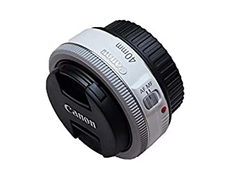 【中古】Canon EF 40?mm f / 2.8?STM Pancakeレンズ(ホワイト)【メーカー名】Canon【メーカー型番】【ブランド名】キヤノン商品画像はイメージです。中古という特性上、使用に影響ない程度の使用感・経年劣化（傷、汚れなど）がある場合がございます。また、中古品の特性上、ギフトには適しておりません。商品名に『初回』、『限定』、『〇〇付き』等の記載がございましても、特典・付属品・保証等は原則付属しておりません。当店では初期不良に限り、商品到着から7日間はを受付けております。(注文後の購入者様都合によるキャンセル・はお受けしていません。)他モールでも併売している商品の為、完売の際は在庫確保できない場合がございます。ご注文からお届けまで1、ご注文⇒ご注文は24時間受け付けております。2、注文確認⇒ご注文後、当店から注文確認メールを送信します。3、在庫確認⇒新品在庫：3-5日程度でお届け。　　※中古品は受注後に、再メンテナンス、梱包しますので　お届けまで3日-10日営業日程度とお考え下さい。　米海外から発送の場合は3週間程度かかる場合がございます。　※離島、北海道、九州、沖縄は遅れる場合がございます。予めご了承下さい。※配送業者、発送方法は選択できません。お電話でのお問合せは少人数で運営の為受け付けておりませんので、メールにてお問合せお願い致します。お客様都合によるご注文後のキャンセル・はお受けしておりませんのでご了承下さい。ご来店ありがとうございます。昭和・平成のCD、DVD、家電、音響機器など希少な商品も多数そろえています。レコード、楽器の取り扱いはございません。掲載していない商品もお探しいたします。映像商品にはタイトル最後に[DVD]、[Blu-ray]と表記しています。表記ないものはCDとなります。お気軽にメールにてお問い合わせください。