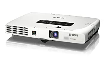 【中古】EPSON プロジェクター EB-1761W 2600lm WXGA 1.7kg【メーカー名】エプソン【メーカー型番】EB-1761W【ブランド名】エプソン商品画像はイメージです。中古という特性上、使用に影響ない程度の使用感・経年劣化（傷、汚れなど）がある場合がございます。また、中古品の特性上、ギフトには適しておりません。商品名に『初回』、『限定』、『〇〇付き』等の記載がございましても、特典・付属品・保証等は原則付属しておりません。当店では初期不良に限り、商品到着から7日間はを受付けております。(注文後の購入者様都合によるキャンセル・はお受けしていません。)他モールでも併売している商品の為、完売の際は在庫確保できない場合がございます。ご注文からお届けまで1、ご注文⇒ご注文は24時間受け付けております。2、注文確認⇒ご注文後、当店から注文確認メールを送信します。3、在庫確認⇒新品在庫：3-5日程度でお届け。　　※中古品は受注後に、再メンテナンス、梱包しますので　お届けまで3日-10日営業日程度とお考え下さい。　米海外から発送の場合は3週間程度かかる場合がございます。　※離島、北海道、九州、沖縄は遅れる場合がございます。予めご了承下さい。※配送業者、発送方法は選択できません。お電話でのお問合せは少人数で運営の為受け付けておりませんので、メールにてお問合せお願い致します。お客様都合によるご注文後のキャンセル・はお受けしておりませんのでご了承下さい。ご来店ありがとうございます。昭和・平成のCD、DVD、家電、音響機器など希少な商品も多数そろえています。レコード、楽器の取り扱いはございません。掲載していない商品もお探しいたします。映像商品にはタイトル最後に[DVD]、[Blu-ray]と表記しています。表記ないものはCDとなります。お気軽にメールにてお問い合わせください。