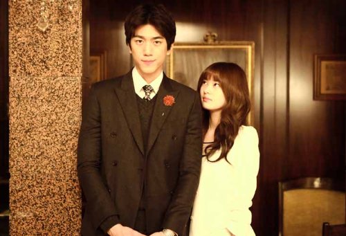 ご来店ありがとうございます。昭和・平成のCD、DVD、家電、音響機器など希少な商品も多数そろえています。レコード、楽器の取り扱いはございません。掲載していない商品もお探しいたします。映像商品にはタイトル最後に[DVD]、[Blu-ray]と表記しています。表記ないものはCDとなります。お気軽にメールにてお問い合わせください。私たち結婚できるかな? DVD-BOX2【メーカー名】エスピーオー【メーカー型番】【ブランド名】エスピーオー【商品説明】私たち結婚できるかな? DVD-BOX2・中古品（ユーズド品）について商品画像はイメージです。中古という特性上、使用に影響ない程度の使用感・経年劣化（傷、汚れなど）がある場合がございます。商品のコンディション、付属品の有無については入荷の度異なります。また、中古品の特性上、ギフトには適しておりません。商品名に『初回』、『限定』、『〇〇付き』等の記載がございましても、特典・付属品・保証等は原則付属しておりません。付属品や消耗品に保証はございません。当店では初期不良に限り、商品到着から7日間は返品を受付けております。注文後の購入者様都合によるキャンセル・返品はお受けしていません。他モールでも併売している商品の為、完売の際は在庫確保できない場合がございます。ご注文からお届けまで1、ご注文⇒ご注文は24時間受け付けております。2、注文確認⇒ご注文後、当店から注文確認メールを送信します。3、在庫確認⇒新品、新古品：3-5日程度でお届け。※中古品は受注後に、再検品、メンテナンス等により、お届けまで3日-10日営業日程度とお考え下さい。米海外倉庫から取り寄せの商品については発送の場合は3週間程度かかる場合がございます。　※離島、北海道、九州、沖縄は遅れる場合がございます。予めご了承下さい。※配送業者、発送方法は選択できません。お電話でのお問合せは少人数で運営の為受け付けておりませんので、メールにてお問合せお願い致します。お客様都合によるご注文後のキャンセル・返品はお受けしておりませんのでご了承下さい。