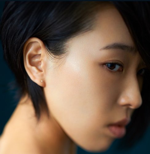 ご来店ありがとうございます。昭和・平成のCD、DVD、家電、音響機器など希少な商品も多数そろえています。レコード、楽器の取り扱いはございません。掲載していない商品もお探しいたします。映像商品にはタイトル最後に[DVD]、[Blu-ray]と表記しています。表記ないものはCDとなります。お気軽にメールにてお問い合わせください。そして太陽の光を【メーカー名】cutting edge【メーカー型番】【ブランド名】カッティング エッジ【商品説明】そして太陽の光を・中古品（ユーズド品）について商品画像はイメージです。中古という特性上、使用に影響ない程度の使用感・経年劣化（傷、汚れなど）がある場合がございます。商品のコンディション、付属品の有無については入荷の度異なります。また、中古品の特性上、ギフトには適しておりません。商品名に『初回』、『限定』、『〇〇付き』等の記載がございましても、特典・付属品・保証等は原則付属しておりません。付属品や消耗品に保証はございません。当店では初期不良に限り、商品到着から7日間は返品を受付けております。注文後の購入者様都合によるキャンセル・返品はお受けしていません。他モールでも併売している商品の為、完売の際は在庫確保できない場合がございます。ご注文からお届けまで1、ご注文⇒ご注文は24時間受け付けております。2、注文確認⇒ご注文後、当店から注文確認メールを送信します。3、在庫確認⇒新品、新古品：3-5日程度でお届け。※中古品は受注後に、再検品、メンテナンス等により、お届けまで3日-10日営業日程度とお考え下さい。米海外倉庫から取り寄せの商品については発送の場合は3週間程度かかる場合がございます。　※離島、北海道、九州、沖縄は遅れる場合がございます。予めご了承下さい。※配送業者、発送方法は選択できません。お電話でのお問合せは少人数で運営の為受け付けておりませんので、メールにてお問合せお願い致します。お客様都合によるご注文後のキャンセル・返品はお受けしておりませんのでご了承下さい。ご来店ありがとうございます。昭和・平成のCD、DVD、家電、音響機器など希少な商品も多数そろえています。レコード、楽器の取り扱いはございません。掲載していない商品もお探しいたします。映像商品にはタイトル最後に[DVD]、[Blu-ray]と表記しています。表記ないものはCDとなります。お気軽にメールにてお問い合わせください。