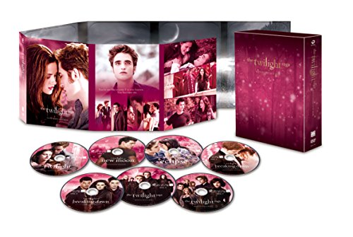 ご来店ありがとうございます。昭和・平成のCD、DVD、家電、音響機器など希少な商品も多数そろえています。レコード、楽器の取り扱いはございません。掲載していない商品もお探しいたします。映像商品にはタイトル最後に[DVD]、[Blu-ray]と表記しています。表記ないものはCDとなります。お気軽にメールにてお問い合わせください。トワイライト・サーガ エクステンデッド DVD BOX【メーカー名】KADOKAWA / 角川書店【メーカー型番】【ブランド名】角川書店 (映像)【商品説明】トワイライト・サーガ エクステンデッド DVD BOX・中古品（ユーズド品）について商品画像はイメージです。中古という特性上、使用に影響ない程度の使用感・経年劣化（傷、汚れなど）がある場合がございます。商品のコンディション、付属品の有無については入荷の度異なります。また、中古品の特性上、ギフトには適しておりません。商品名に『初回』、『限定』、『〇〇付き』等の記載がございましても、特典・付属品・保証等は原則付属しておりません。付属品や消耗品に保証はございません。当店では初期不良に限り、商品到着から7日間は返品を受付けております。注文後の購入者様都合によるキャンセル・返品はお受けしていません。他モールでも併売している商品の為、完売の際は在庫確保できない場合がございます。ご注文からお届けまで1、ご注文⇒ご注文は24時間受け付けております。2、注文確認⇒ご注文後、当店から注文確認メールを送信します。3、在庫確認⇒新品、新古品：3-5日程度でお届け。※中古品は受注後に、再検品、メンテナンス等により、お届けまで3日-10日営業日程度とお考え下さい。米海外倉庫から取り寄せの商品については発送の場合は3週間程度かかる場合がございます。　※離島、北海道、九州、沖縄は遅れる場合がございます。予めご了承下さい。※配送業者、発送方法は選択できません。お電話でのお問合せは少人数で運営の為受け付けておりませんので、メールにてお問合せお願い致します。お客様都合によるご注文後のキャンセル・返品はお受けしておりませんのでご了承下さい。