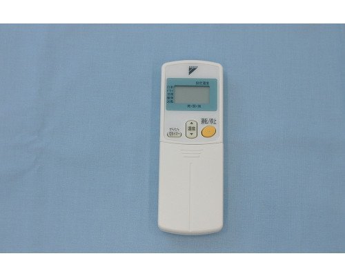 ご来店ありがとうございます。昭和・平成のCD、DVD、家電、音響機器など希少な商品も多数そろえています。レコード、楽器の取り扱いはございません。掲載していない商品もお探しいたします。映像商品にはタイトル最後に[DVD]、[Blu-ray]と表記しています。表記ないものはCDとなります。お気軽にメールにてお問い合わせください。ダイキン エアコン用リモコン ARC430A8(1388905)【メーカー名】ダイキン【メーカー型番】【ブランド名】ダイキン【商品説明】ダイキン エアコン用リモコン ARC430A8(1388905)・中古品（ユーズド品）について商品画像はイメージです。中古という特性上、使用に影響ない程度の使用感・経年劣化（傷、汚れなど）がある場合がございます。商品のコンディション、付属品の有無については入荷の度異なります。また、中古品の特性上、ギフトには適しておりません。商品名に『初回』、『限定』、『〇〇付き』等の記載がございましても、特典・付属品・保証等は原則付属しておりません。付属品や消耗品に保証はございません。当店では初期不良に限り、商品到着から7日間は返品を受付けております。注文後の購入者様都合によるキャンセル・返品はお受けしていません。他モールでも併売している商品の為、完売の際は在庫確保できない場合がございます。ご注文からお届けまで1、ご注文⇒ご注文は24時間受け付けております。2、注文確認⇒ご注文後、当店から注文確認メールを送信します。3、在庫確認⇒新品、新古品：3-5日程度でお届け。※中古品は受注後に、再検品、メンテナンス等により、お届けまで3日-10日営業日程度とお考え下さい。米海外倉庫から取り寄せの商品については発送の場合は3週間程度かかる場合がございます。　※離島、北海道、九州、沖縄は遅れる場合がございます。予めご了承下さい。※配送業者、発送方法は選択できません。お電話でのお問合せは少人数で運営の為受け付けておりませんので、メールにてお問合せお願い致します。お客様都合によるご注文後のキャンセル・返品はお受けしておりませんのでご了承下さい。