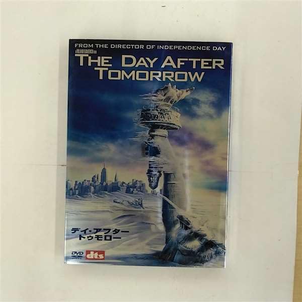ご来店ありがとうございます。昭和・平成のCD、DVD、家電、音響機器など希少な商品も多数そろえています。レコード、楽器の取り扱いはございません。掲載していない商品もお探しいたします。映像商品にはタイトル最後に[DVD]、[Blu-ray]と表記しています。表記ないものはCDとなります。お気軽にメールにてお問い合わせください。デイ・アフター・トゥモロー (2枚組 プレミアム) [DVD]【メーカー名】Happinet【メーカー型番】【ブランド名】ウォルト・ディズニー・ジャパン株式会社【商品説明】デイ・アフター・トゥモロー (2枚組 プレミアム) [DVD]・中古品（ユーズド品）について商品画像はイメージです。中古という特性上、使用に影響ない程度の使用感・経年劣化（傷、汚れなど）がある場合がございます。商品のコンディション、付属品の有無については入荷の度異なります。また、中古品の特性上、ギフトには適しておりません。商品名に『初回』、『限定』、『〇〇付き』等の記載がございましても、特典・付属品・保証等は原則付属しておりません。付属品や消耗品に保証はございません。当店では初期不良に限り、商品到着から7日間は返品を受付けております。注文後の購入者様都合によるキャンセル・返品はお受けしていません。他モールでも併売している商品の為、完売の際は在庫確保できない場合がございます。ご注文からお届けまで1、ご注文⇒ご注文は24時間受け付けております。2、注文確認⇒ご注文後、当店から注文確認メールを送信します。3、在庫確認⇒新品、新古品：3-5日程度でお届け。※中古品は受注後に、再検品、メンテナンス等により、お届けまで3日-10日営業日程度とお考え下さい。米海外倉庫から取り寄せの商品については発送の場合は3週間程度かかる場合がございます。　※離島、北海道、九州、沖縄は遅れる場合がございます。予めご了承下さい。※配送業者、発送方法は選択できません。お電話でのお問合せは少人数で運営の為受け付けておりませんので、メールにてお問合せお願い致します。お客様都合によるご注文後のキャンセル・返品はお受けしておりませんのでご了承下さい。ご来店ありがとうございます。昭和・平成のCD、DVD、家電、音響機器など希少な商品も多数そろえています。レコード、楽器の取り扱いはございません。掲載していない商品もお探しいたします。映像商品にはタイトル最後に[DVD]、[Blu-ray]と表記しています。表記ないものはCDとなります。お気軽にメールにてお問い合わせください。