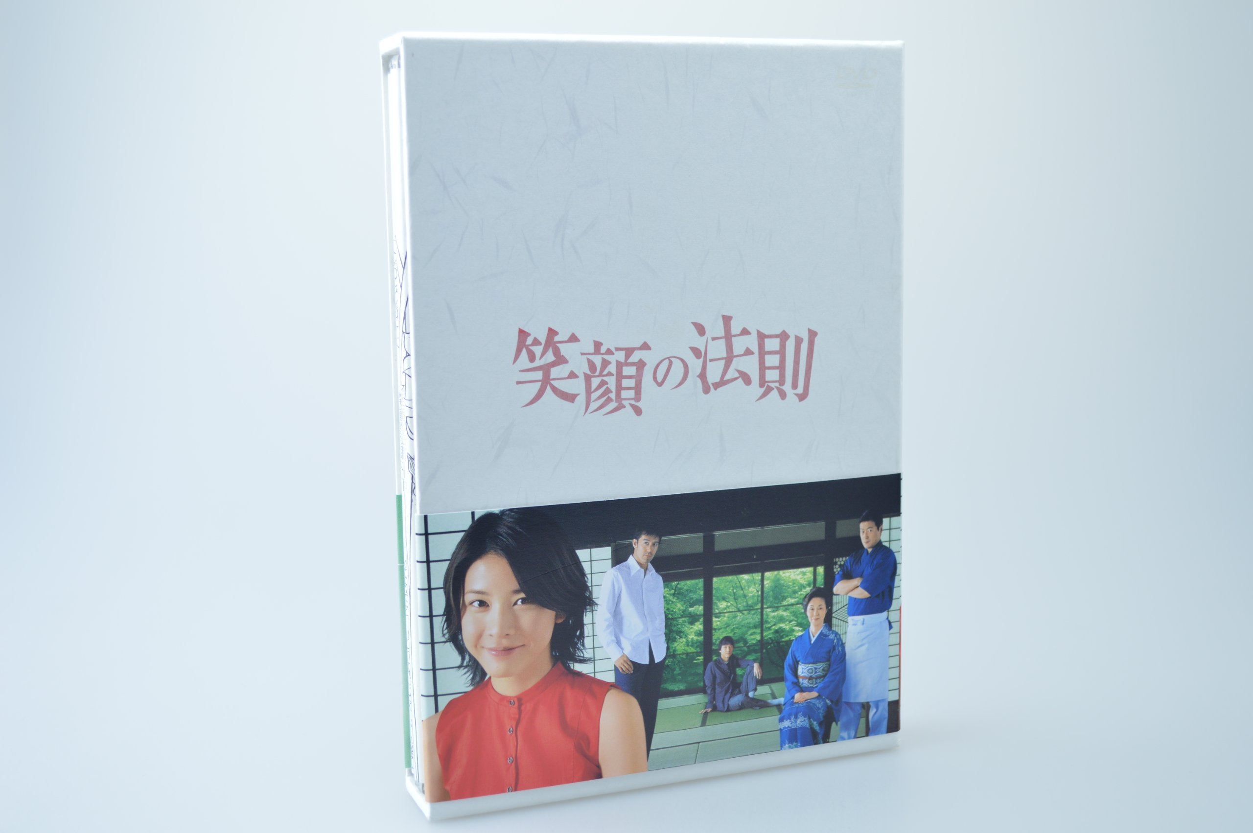 ご来店ありがとうございます。昭和・平成のCD、DVD、家電、音響機器など希少な商品も多数そろえています。レコード、楽器の取り扱いはございません。掲載していない商品もお探しいたします。映像商品にはタイトル最後に[DVD]、[Blu-ray]と表記しています。表記ないものはCDとなります。お気軽にメールにてお問い合わせください。笑顔の法則 [DVD]【メーカー名】TCエンタテインメント【メーカー型番】【ブランド名】TCエンタテインメント【商品説明】笑顔の法則 [DVD]・中古品（ユーズド品）について商品画像はイメージです。中古という特性上、使用に影響ない程度の使用感・経年劣化（傷、汚れなど）がある場合がございます。商品のコンディション、付属品の有無については入荷の度異なります。また、中古品の特性上、ギフトには適しておりません。商品名に『初回』、『限定』、『〇〇付き』等の記載がございましても、特典・付属品・保証等は原則付属しておりません。付属品や消耗品に保証はございません。当店では初期不良に限り、商品到着から7日間は返品を受付けております。注文後の購入者様都合によるキャンセル・返品はお受けしていません。他モールでも併売している商品の為、完売の際は在庫確保できない場合がございます。ご注文からお届けまで1、ご注文⇒ご注文は24時間受け付けております。2、注文確認⇒ご注文後、当店から注文確認メールを送信します。3、在庫確認⇒新品、新古品：3-5日程度でお届け。※中古品は受注後に、再検品、メンテナンス等により、お届けまで3日-10日営業日程度とお考え下さい。米海外倉庫から取り寄せの商品については発送の場合は3週間程度かかる場合がございます。　※離島、北海道、九州、沖縄は遅れる場合がございます。予めご了承下さい。※配送業者、発送方法は選択できません。お電話でのお問合せは少人数で運営の為受け付けておりませんので、メールにてお問合せお願い致します。お客様都合によるご注文後のキャンセル・返品はお受けしておりませんのでご了承下さい。ご来店ありがとうございます。昭和・平成のCD、DVD、家電、音響機器など希少な商品も多数そろえています。レコード、楽器の取り扱いはございません。掲載していない商品もお探しいたします。映像商品にはタイトル最後に[DVD]、[Blu-ray]と表記しています。表記ないものはCDとなります。お気軽にメールにてお問い合わせください。
