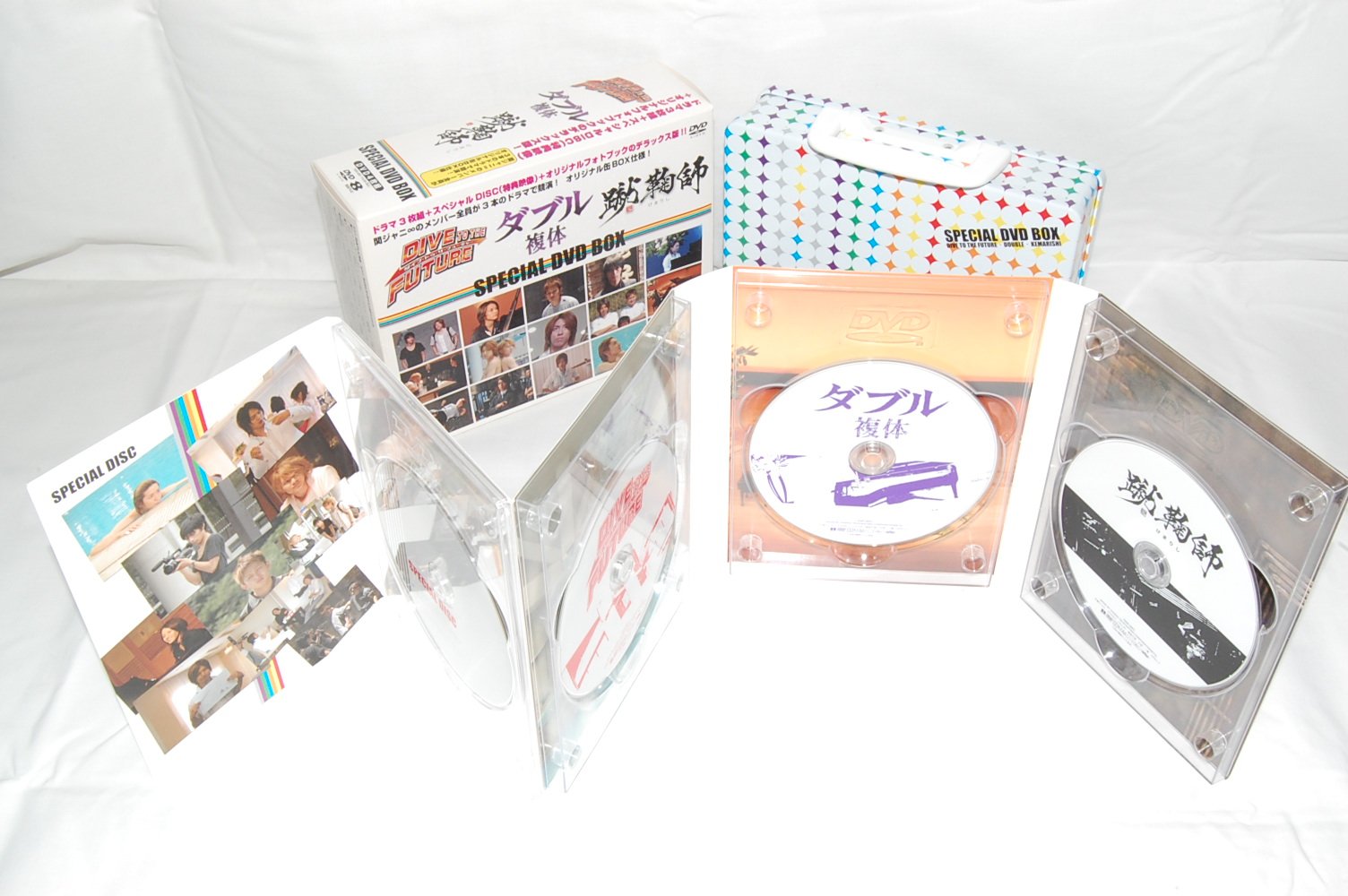 ご来店ありがとうございます。昭和・平成のCD、DVD、家電、音響機器など希少な商品も多数そろえています。レコード、楽器の取り扱いはございません。掲載していない商品もお探しいたします。映像商品にはタイトル最後に[DVD]、[Blu-ray]と表記しています。表記ないものはCDとなります。お気軽にメールにてお問い合わせください。ダイブ・トゥ・ザ・フューチャー、ダブル（複体）、蹴鞠師　スペシャルDVD　BOX【メーカー名】テイチクエンタテインメント(DVD)【メーカー型番】【ブランド名】テイチク【商品説明】ダイブ・トゥ・ザ・フューチャー、ダブル（複体）、蹴鞠師　スペシャルDVD　BOX・中古品（ユーズド品）について商品画像はイメージです。中古という特性上、使用に影響ない程度の使用感・経年劣化（傷、汚れなど）がある場合がございます。商品のコンディション、付属品の有無については入荷の度異なります。また、中古品の特性上、ギフトには適しておりません。商品名に『初回』、『限定』、『〇〇付き』等の記載がございましても、特典・付属品・保証等は原則付属しておりません。付属品や消耗品に保証はございません。当店では初期不良に限り、商品到着から7日間は返品を受付けております。注文後の購入者様都合によるキャンセル・返品はお受けしていません。他モールでも併売している商品の為、完売の際は在庫確保できない場合がございます。ご注文からお届けまで1、ご注文⇒ご注文は24時間受け付けております。2、注文確認⇒ご注文後、当店から注文確認メールを送信します。3、在庫確認⇒新品、新古品：3-5日程度でお届け。※中古品は受注後に、再検品、メンテナンス等により、お届けまで3日-10日営業日程度とお考え下さい。米海外倉庫から取り寄せの商品については発送の場合は3週間程度かかる場合がございます。　※離島、北海道、九州、沖縄は遅れる場合がございます。予めご了承下さい。※配送業者、発送方法は選択できません。お電話でのお問合せは少人数で運営の為受け付けておりませんので、メールにてお問合せお願い致します。お客様都合によるご注文後のキャンセル・返品はお受けしておりませんのでご了承下さい。ご来店ありがとうございます。昭和・平成のCD、DVD、家電、音響機器など希少な商品も多数そろえています。レコード、楽器の取り扱いはございません。掲載していない商品もお探しいたします。映像商品にはタイトル最後に[DVD]、[Blu-ray]と表記しています。表記ないものはCDとなります。お気軽にメールにてお問い合わせください。