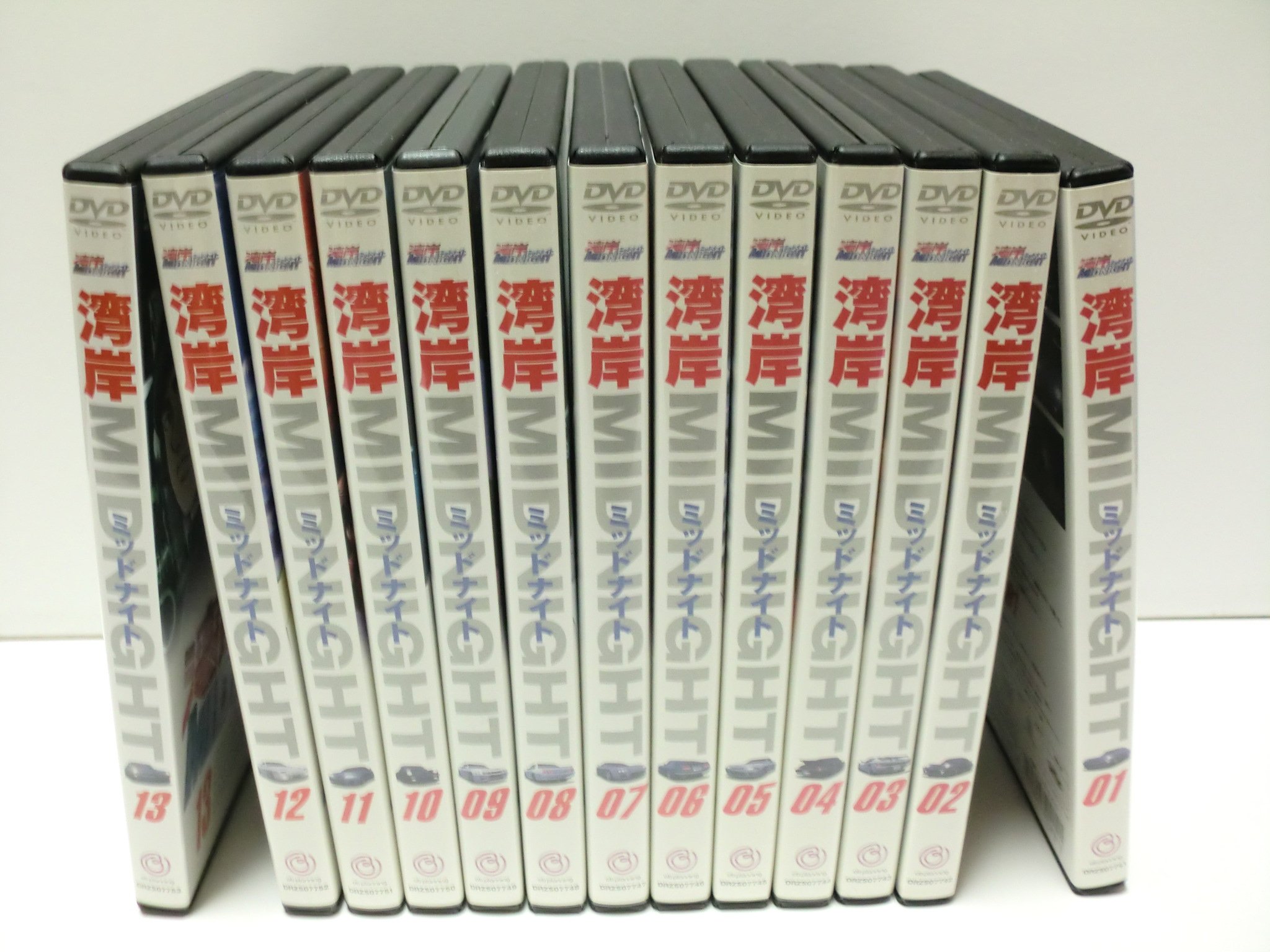 ご来店ありがとうございます。昭和・平成のCD、DVD、家電、音響機器など希少な商品も多数そろえています。レコード、楽器の取り扱いはございません。掲載していない商品もお探しいたします。映像商品にはタイトル最後に[DVD]、[Blu-ray]と表記しています。表記ないものはCDとなります。お気軽にメールにてお問い合わせください。湾岸ミッドナイト [レンタル落ち] （全13巻） [マーケットプレイスDVDセット商品]【メーカー名】【メーカー型番】【ブランド名】【商品説明】湾岸ミッドナイト [レンタル落ち] （全13巻） [マーケットプレイスDVDセット商品]・中古品（ユーズド品）について商品画像はイメージです。中古という特性上、使用に影響ない程度の使用感・経年劣化（傷、汚れなど）がある場合がございます。商品のコンディション、付属品の有無については入荷の度異なります。また、中古品の特性上、ギフトには適しておりません。商品名に『初回』、『限定』、『〇〇付き』等の記載がございましても、特典・付属品・保証等は原則付属しておりません。付属品や消耗品に保証はございません。当店では初期不良に限り、商品到着から7日間は返品を受付けております。注文後の購入者様都合によるキャンセル・返品はお受けしていません。他モールでも併売している商品の為、完売の際は在庫確保できない場合がございます。ご注文からお届けまで1、ご注文⇒ご注文は24時間受け付けております。2、注文確認⇒ご注文後、当店から注文確認メールを送信します。3、在庫確認⇒新品、新古品：3-5日程度でお届け。※中古品は受注後に、再検品、メンテナンス等により、お届けまで3日-10日営業日程度とお考え下さい。米海外倉庫から取り寄せの商品については発送の場合は3週間程度かかる場合がございます。　※離島、北海道、九州、沖縄は遅れる場合がございます。予めご了承下さい。※配送業者、発送方法は選択できません。お電話でのお問合せは少人数で運営の為受け付けておりませんので、メールにてお問合せお願い致します。お客様都合によるご注文後のキャンセル・返品はお受けしておりませんのでご了承下さい。ご来店ありがとうございます。昭和・平成のCD、DVD、家電、音響機器など希少な商品も多数そろえています。レコード、楽器の取り扱いはございません。掲載していない商品もお探しいたします。映像商品にはタイトル最後に[DVD]、[Blu-ray]と表記しています。表記ないものはCDとなります。お気軽にメールにてお問い合わせください。
