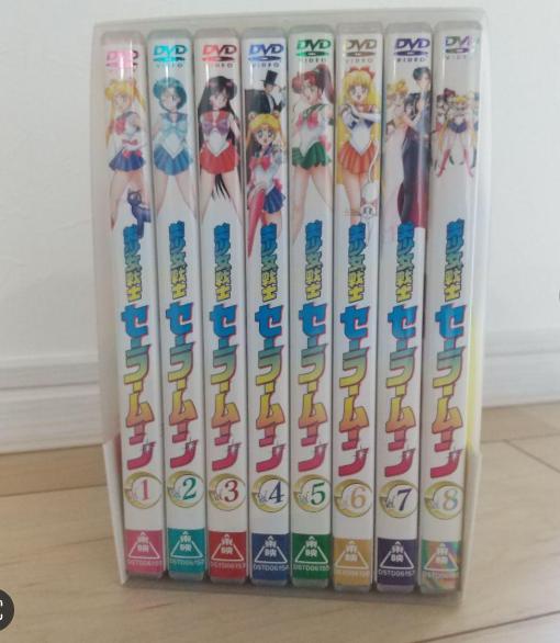 【中古】美少女戦士セーラームーン VOL.1～8+全巻収納BOX [DVD]