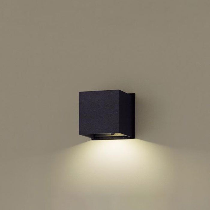 パナソニックLED表札灯 拡散直付 防雨型ホームアーキ 10形1灯器具相当 オフブラック電球色：SLW46137LE1