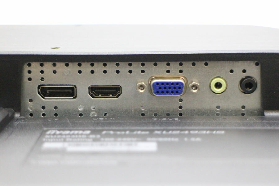 【中古】JAPANNEXT 15.6インチ モバイルモニター IPS パネル 4K UHD 3840x2160解像度 スマートケース付き (Type C/MAC PC対応/スピーカー内蔵/光沢) JN-M