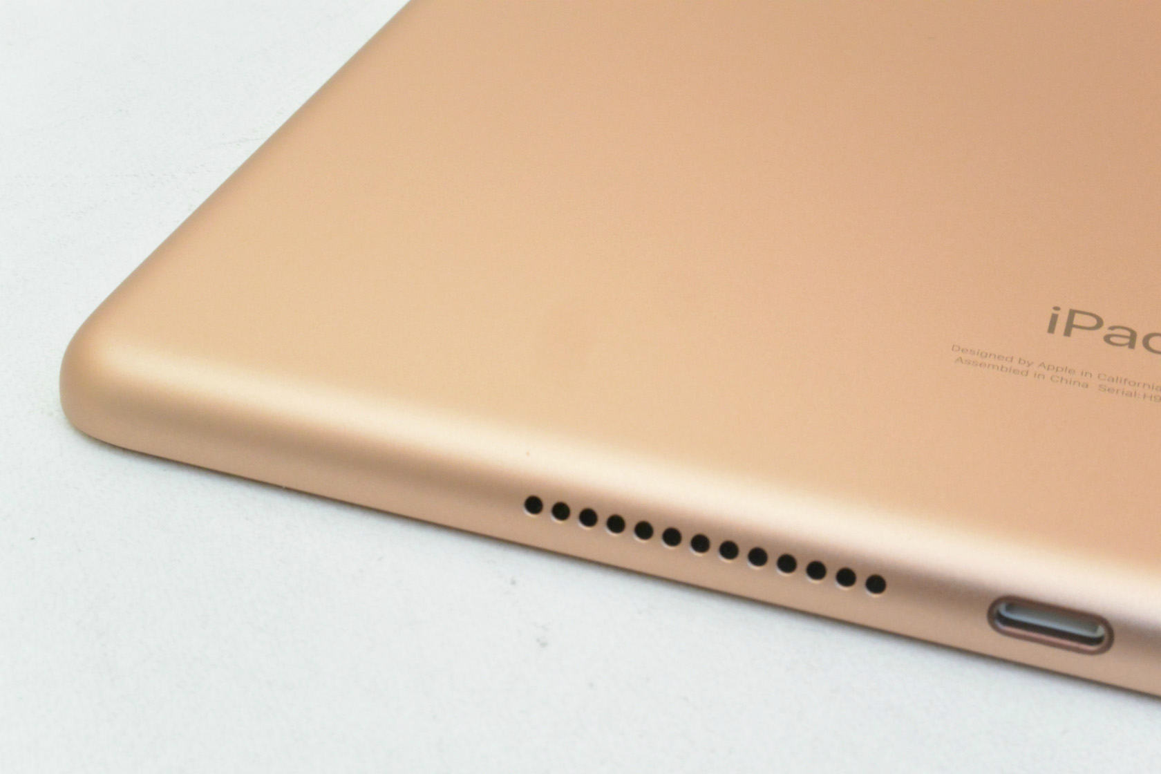 Wi-Fiモデル Apple iPad8 Wi-Fi 32GB iPadOS18.6 ゴールド MYLC2J/A 初期化済 【m027686】【中古】【K20250806】