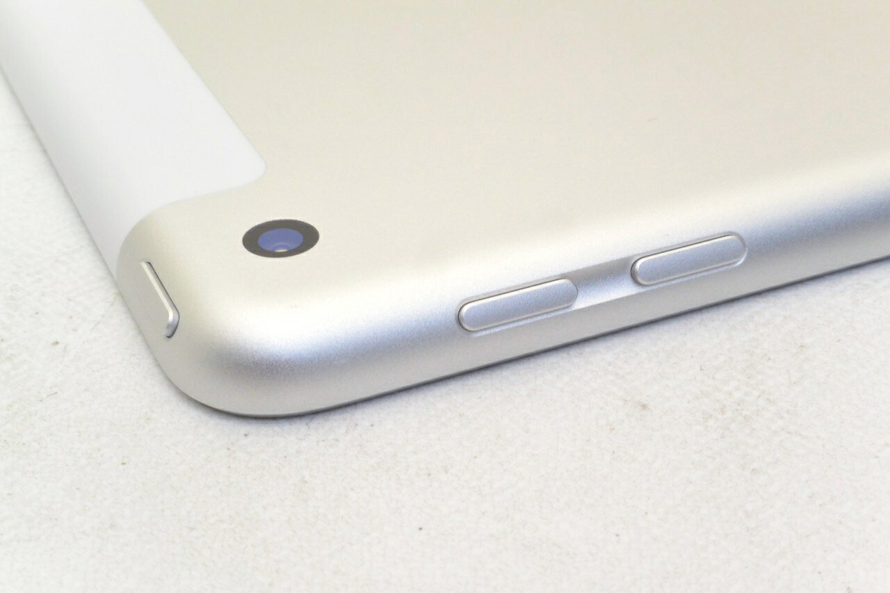 白ロム SIMフリー docomo SIMロック解除済 Apple iPad5 Wi-Fi+Cellular 32GB iPadOS16.7.10 シルバー MP1L2J/A 初期化済 【m029561】【中古】【K20260113】 - Image 3