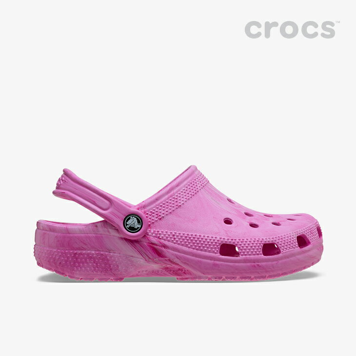 　 ※※ご注文の前にご確認ください※※ ・商品画像はクロックスジャパン様よりご提供いただきました画像を使用しております。 　お客様がお使いの画面環境により、実際のお色と異なる場合があります。 ・在庫管理につきまして、他のショッピングモール等で同時に販売いたしておりますため 　在庫連動システムの関係上、完売商品についても在庫ありと表示され、購入可能な場合がございます。 　該当のお客様には別途ご連絡させていただきますので、予めご理解いただきますようお願いいたします。 ■商品説明■ 新しい水彩のマーブル模様を施した「クロスライト」素材が、靴の形に自然に溶け込む柔らかく芸術的なマーブル効果を生み出します。絵の具を混ぜるように、すべての配合がユニークなので、それぞれの靴に独自のカラフルな物語が紡ぎ出されます。「クロスライト」フォーム構造で快適なサポートが得られ、水彩のマーブル加工でスタイルに創造的なアクセントが加わります。 ・シューズごとに異なる、芸術的な水彩のマーブル効果 ・驚くほど軽く、履くたびに楽しくなるシューズ ・通気性を強化したデザイン ・速乾性でお手入れ簡単 ・フィット感抜群で安心の可動式ヒールストラップ ・ジビッツチャームでオリジナルの一足にカスタマイズ可能 ・アイコニックコンフォート：軽量。柔軟。包み込むような快適さ。 ■サイズガイド■ 足の実寸を計測した上で、サイズガイドを参考にサイズ選びをお勧めしております サイズ M4 M5 M6 M7 M8 22.0 23.0 24.0 25.0 26.0 cm 縦の長さ 22.5 23.5 24.5 25.0 26.0 cm 横幅 9.0 9.3 9.5 9.7 10.0 cm サイズ M9 M10 M11 M12 M13 27.0 28.0 29.0 30.0 31.0 cm 縦の長さ 27.0 28.0 28.5 29.5 30.5 cm 横幅 10.2 10.5 10.7 11.0 11.0 cm ※ご注意※ 足のサイズが同じでも、骨格や肉付き、丁度良いと感じるサイズに個人差があるため、あくまでも目安としてください 尚、多少の計測誤差がある場合がございますので、予めご了承下さい ■仕様/素材■ ・（甲）：合成樹脂、（底）：合成樹脂 ・プリント部分が総柄の場合、柄の配置や出方が異なります