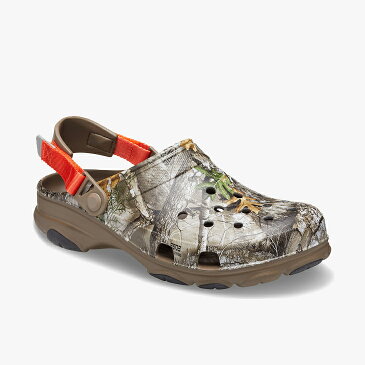 ・クロックス《ユニセックス》クラシック オール テレイン リアルツリー エッジ クロッグ/ ウォルナット/ Crocs/ Classic All-Terrain Realtree Edge Clog/ Walnut #サンダル シューズ スリッパ オフィス ナース シャワーサンダル