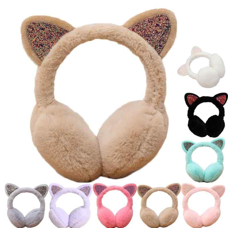 [AGRADI] イヤーマフ キッズ 防寒 耳あて ふわふわ 暖かい 耳当て 猫耳 可愛い イヤーウォーマー 寒さ対策 園児 小学生 通学 通園 自転車 秋冬 アウトドア お出かけ スキー雪遊び ファッション【かわいい耳のデザイン】素敵な耳のデザインと輝くスパンコールが特徴の猫用イヤーマフで冬のスタイルを高めましょう。これらの非常に柔らかいアクセサリーで愛らしい見た目をしながら、心地よく快適に過ごしてください。【耐久性のある素材】当商品は繊細なぬいぐるみを惜しみなく使用しています。耳をしっかりと保温できて、皮膚に優しくて、ふわふわで、肌触りが気持ち良いです。程よい柔らかさのファーを使用し、着用感も良くあたたかいので寒い時の耳あてに最適。【暖かくて快適】この猫用イヤーマフは柔らかくふわふわした素材で作られており、寒い季節でも耳を暖かく快適に保ちます。保管や旅行にも簡単なので、いつでもどこでも可愛くて居心地の良い外観を楽しむことができます。【調整可能】アーム部分に柔軟なスライドレール式フレームを使用。頭の頂部或は後部にも掛けられます。ヘッドバンド部分は長さの調節が可能な便利なアイテムです。保温性に優れ、寒い冬でも快適にすごせます。【適用範囲が広い】自用だけでなく、贈り物としても素敵です。寒い冬に通勤、通学、自転車、散歩、ジョギング、アウトドア、お出かける際に冷たい風からお客様とご家族の耳を守らせてください。防寒もおしゃれも楽しめる、冬の贈り物にも最適なアイテムです。