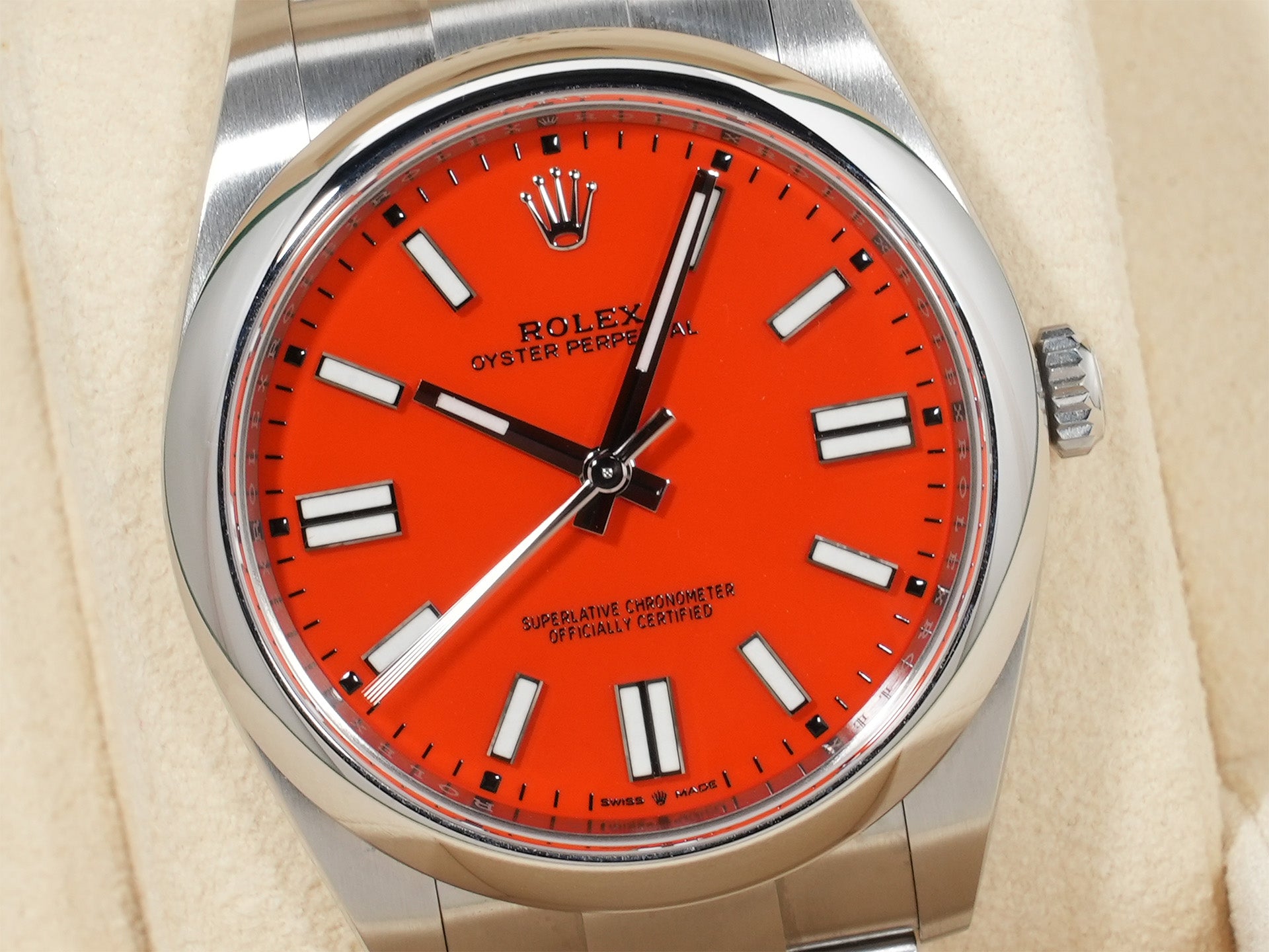 ロレックス オイスターパーペチュアル41 Ref.124300 SS コーラルレッド文字盤【中古】【腕時計】【送料無料】