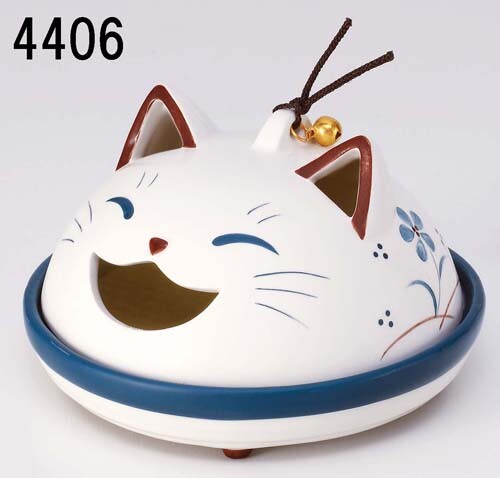ねこ 蚊遣器（平型） 蚊遣り器 蚊取り線香入れ 陶器 おしゃれ かわいい 置物 オブジェ 飾り物 置き物 和雑貨 和室 和モダン 和風 和テイスト レトロ ねこ ネコ 可愛い