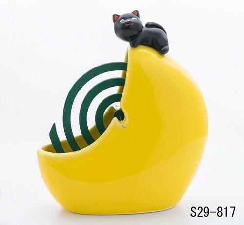 蚊遣器 日本製 月にのぼった猫（黒） 蚊遣り器 蚊取り線香入れ 陶器 かわいい おしゃれ 和雑貨 置物 飾り物 置き物 オブジェ ミニチュア 可愛い ねこ ネコ 和風 レトロ 和モダン 三毛猫 子供 キッズ 北欧 お洒落 国産