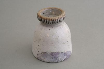 日本製 粉引輪花 湯呑（紫）1個 花柄 陶器 ゆのみ コップ 和風 かわいい おしゃれ 和モダン レトロ 陶製 国産 和テイスト 和食器