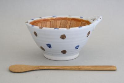 点紋 ヘラ付納豆鉢（大） 日本製 和食器 瀬戸焼 小皿 お皿 丸型 円形 シンプル 和風 和モダン 和テイスト レトロ 料亭 和食 旅館 小鉢 国産 ラウンド型 薬味皿 調味料入れ 薬味入れ