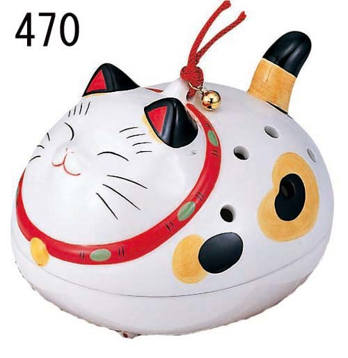 幸せこいこい猫 蚊遣器（平型） ネコ ねこ かわいい 蚊遣り器 蚊取り線香入れ 陶器 レトロ 和モダン 和風 おしゃれ 和室 和テイスト 和雑貨 可愛い 置き物 置物 飾り物