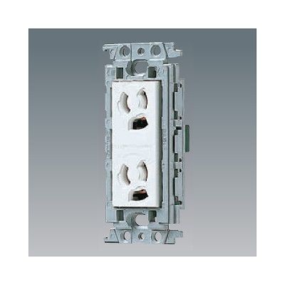 Effective Lights - パナソニック 埋込抜け止め接地ダブルコンセント 絶縁取付枠付 15A 125V ホワイト WTF11624WK