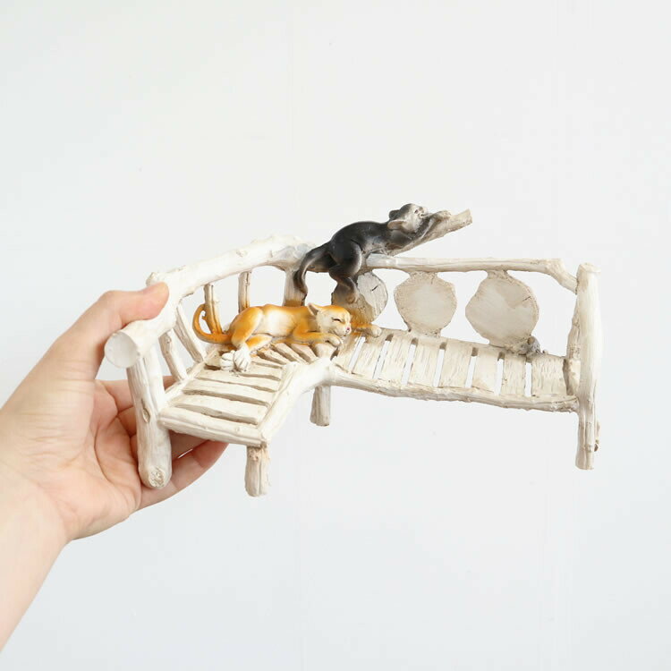 送料無料 ディスプレイ かわいい 置物 オブジェ 猫&チェアー インテリア インテリア雑貨 アンティーク オーナメント 飾り ガーデン ギフト 贈り物 プレゼント おしゃれ