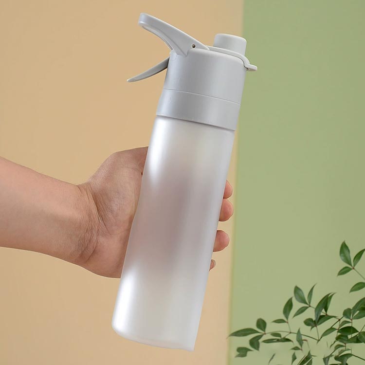 ウォーターボトル ミスト機能 ドリンクミスト 650ml 自転車 冷却グッズ 直飲み ミ...