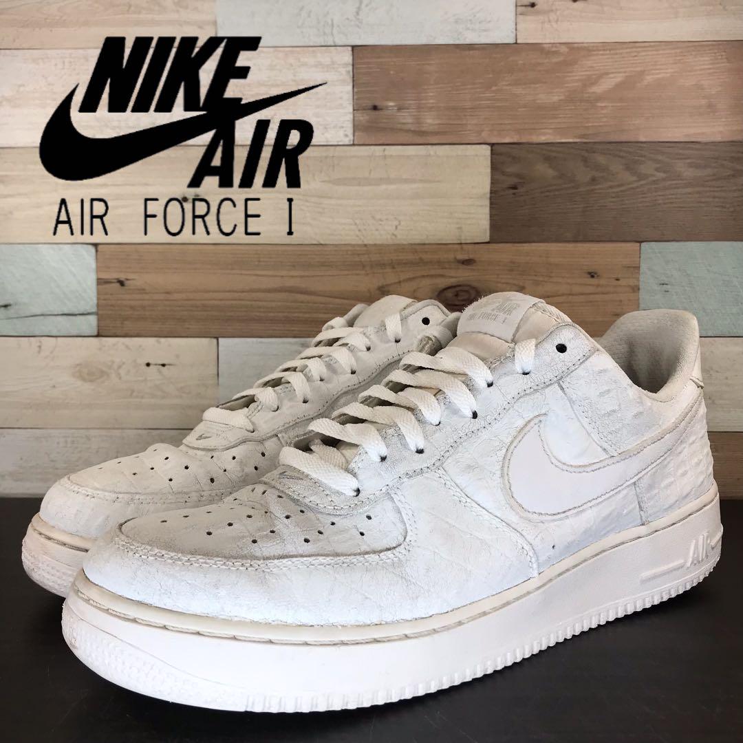 スニーカー：ナイキ中古