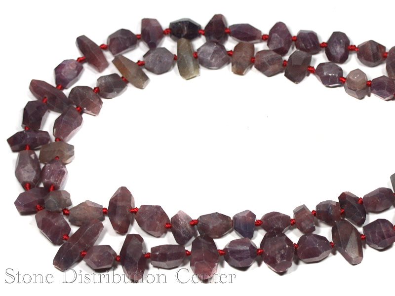 【カットビーズ】ルビー タンブルカット 約7×12mm (数量限定商品) 【パワーストーン 天然石 アクセサリー 1連売り】