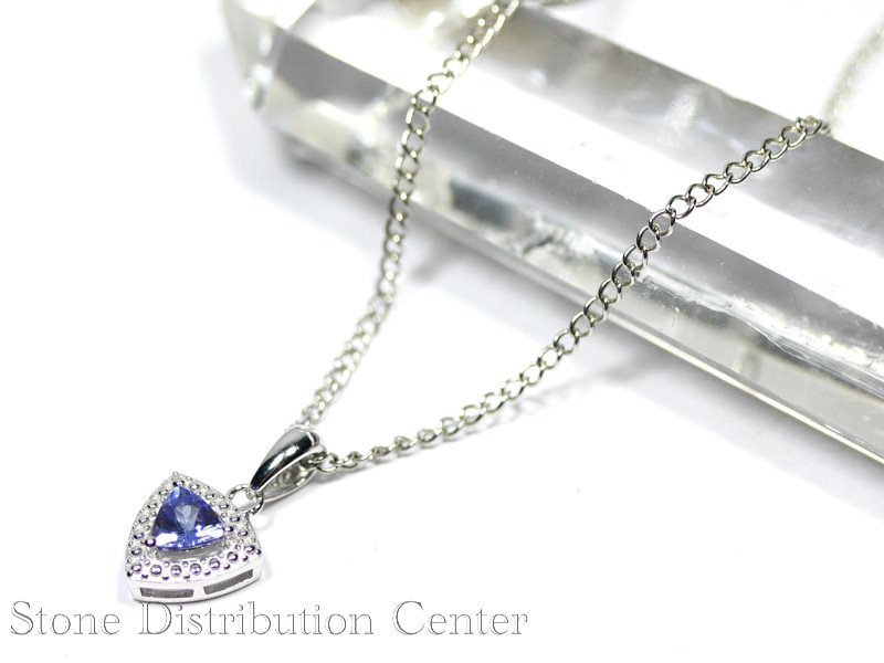 ☆高品質☆【ペンダント】タンザナイト (ブリリアントカット) 三角形 (sv925) #174 【パワーストーン 天然石 アクセサリー レディース メンズ】