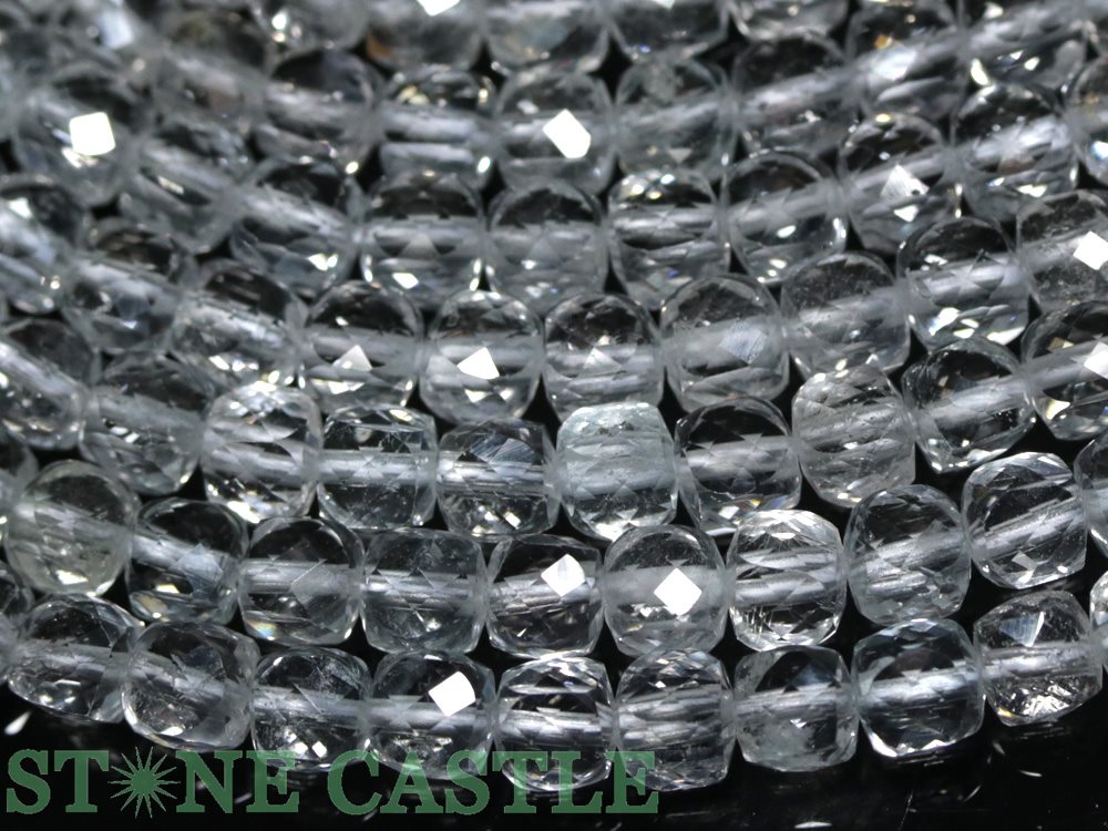 【カットビーズ】水晶 キューブ型カット 4mm【パワーストーン 天然石 アクセサリー 1連売り】