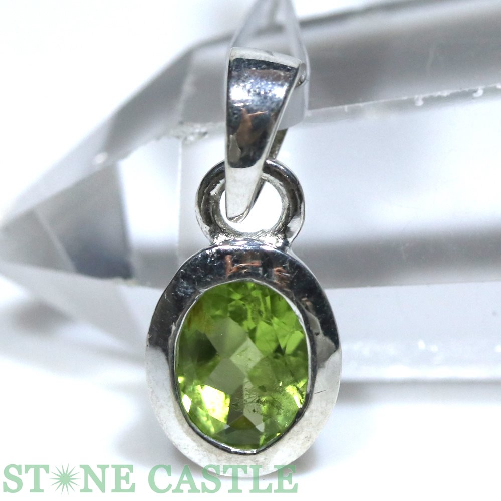 ☆高品質☆【ペンダント】ペリドット (ブリリアントカット) オーバル型【パワーストーン 天然石 アクセサ..