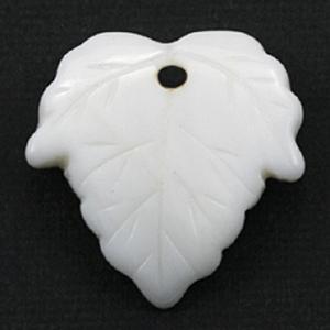 【モチーフビーズ】ぶどうリーフ ホワイトシェル【パワーストーン 天然石 アクセサリー】