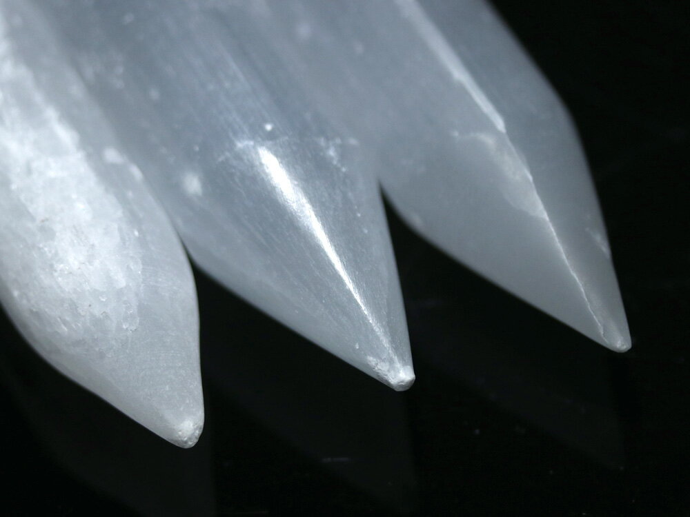 【置き石】セレナイト チャクラ棒(尖りタイプ) (Lサイズ)[1個売り] ※DM便・ネコポス不可※ 【パワーストーン 天然石 アクセサリー】