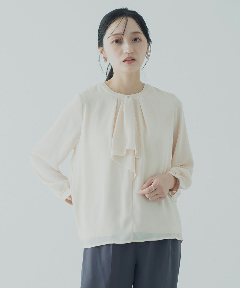 小さいサイズ　配色ラッフルブラウス　低身長さん・小柄女性 レディース ブラウス トップス オフィス カジュアル 通勤 仕事着 きれいめ xs ss プッチージョ petitjo competito-10000803 低身長さん向け専門店Petitjo サンプル画像2
